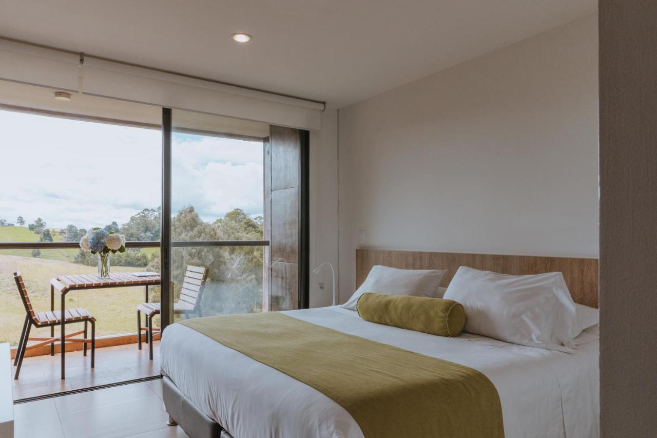 Travelers Rio Verde Living Suites Rionegro Exterior photo