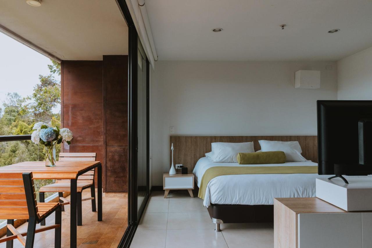 Travelers Rio Verde Living Suites Rionegro Exterior photo