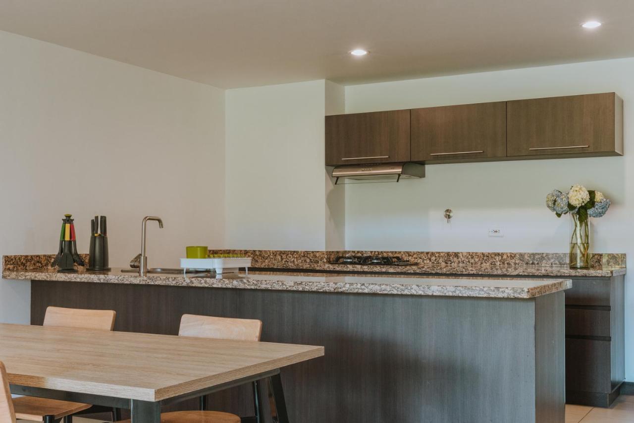 Travelers Rio Verde Living Suites Rionegro Exterior photo