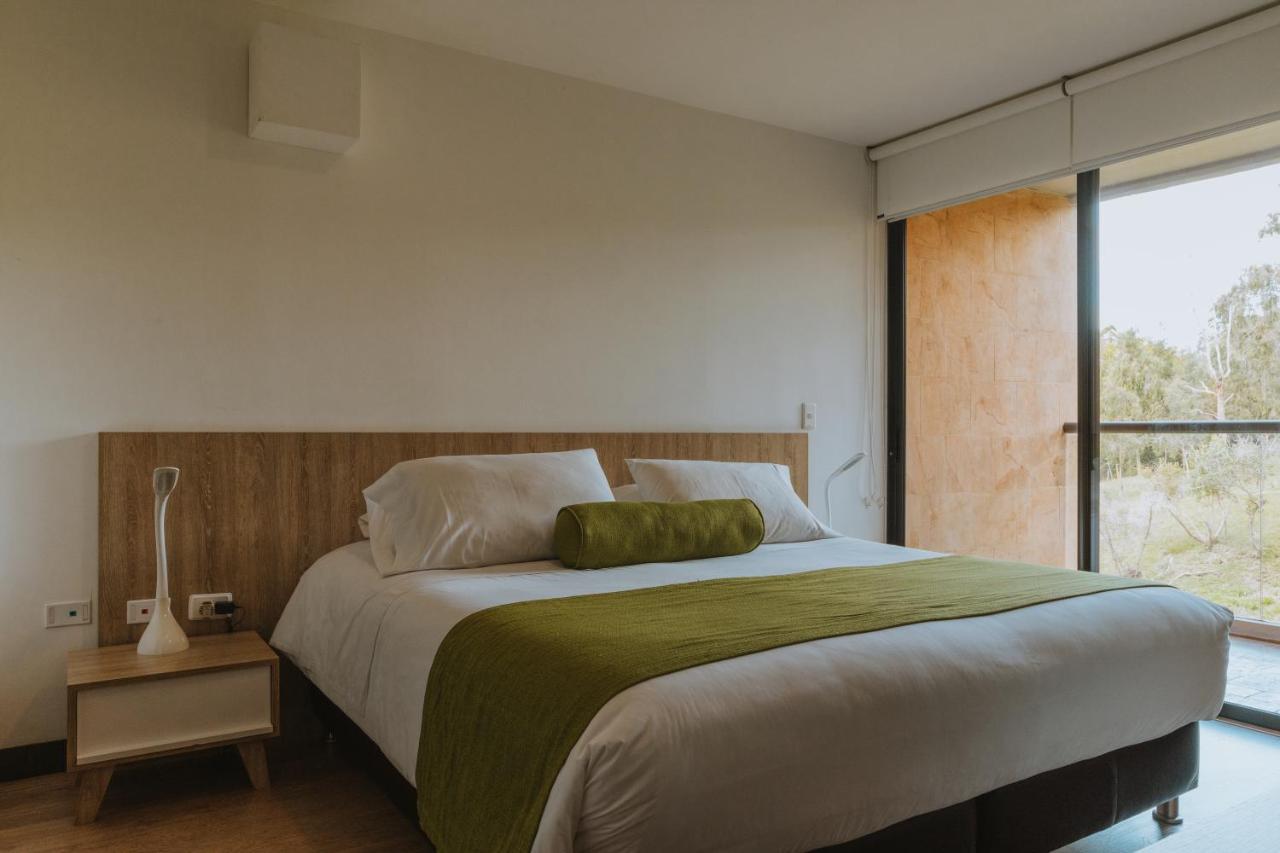 Travelers Rio Verde Living Suites Rionegro Exterior photo